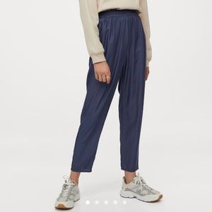 H&M pull on pants (Color: BLACK)